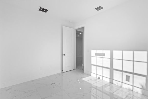 Empty room, Interior, Marble, Recessed Lighting