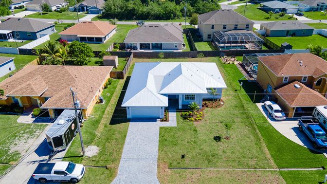 Exterior, Drone