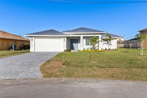 Attached, Exterior, Facade, Ranch