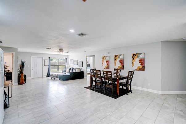 Dining room, Interior, Living room, Recessed Lighting