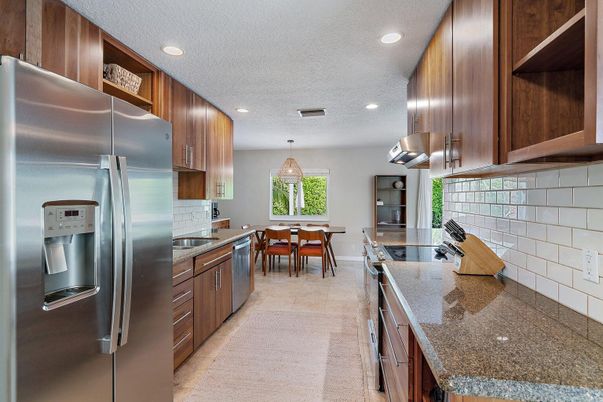 Dining room, Interior, Kitchen, Pendant Lights, Recessed Lighting, Stainless Steel Appliances