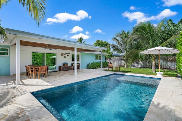 Exterior, Pool