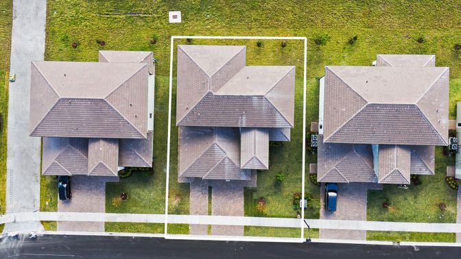 Exterior, Drone