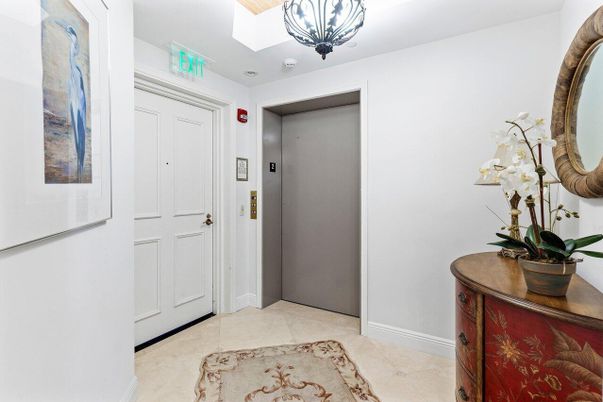 Elevator, Interior