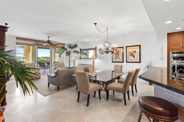 Chandelier, Dining room, Interior, Kitchen, Living room, Recessed Lighting, Stainless Steel Appliances