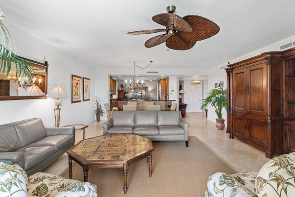 Chandelier, Dining room, Interior, Kitchen, Living room