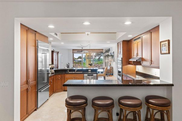 Dining room, Interior, Kitchen, Recessed Lighting, Stainless Steel Appliances