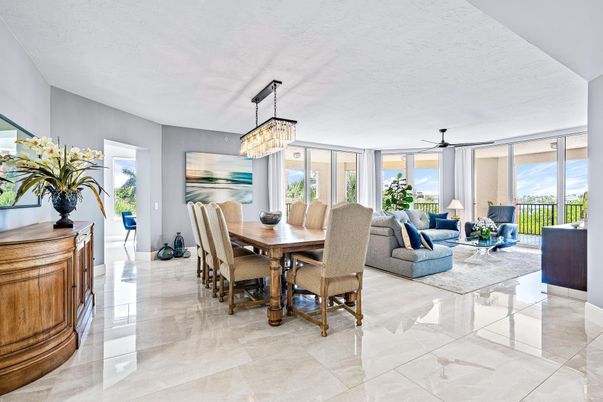 Chandelier, Dining room, Interior, Living room