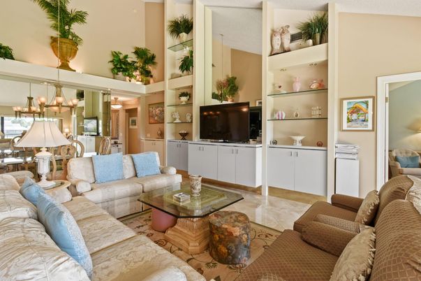 Chandelier, Interior, Kitchen, Living room