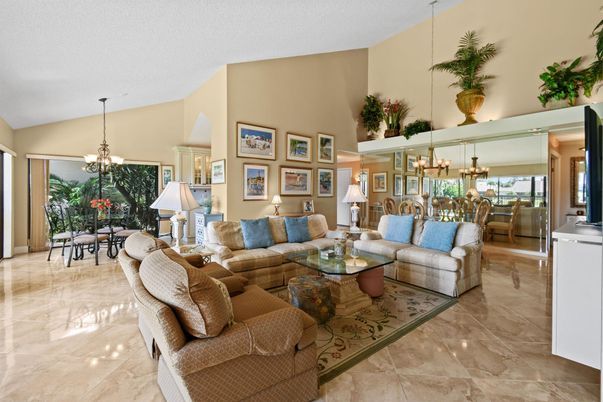 Chandelier, Dining room, Interior, Living room, Pendant Lights