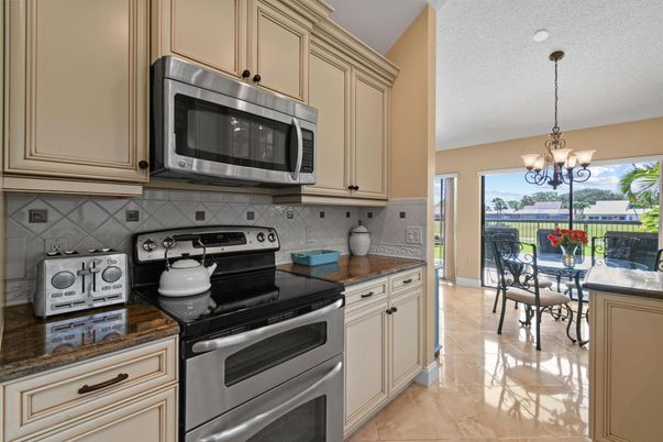 Chandelier, Dining room, Interior, Kitchen
