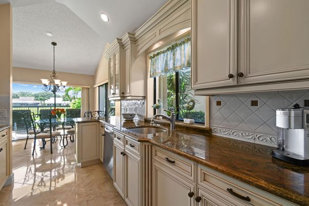Chandelier, Dining room, Interior, Kitchen, Recessed Lighting