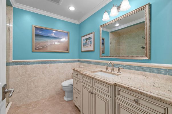 Bathroom, Interior, Recessed Lighting