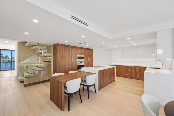 Dining room, Interior, Kitchen, Recessed Lighting, Wood Texture Flooring