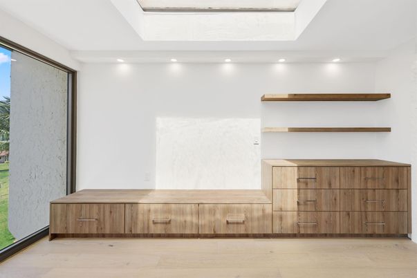 Interior, Recessed Lighting, Wood Texture Flooring