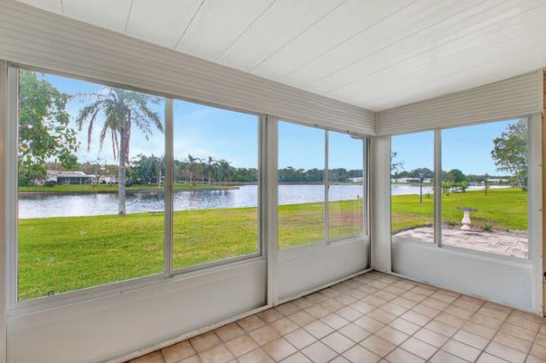 Interior, Sun Room, Water