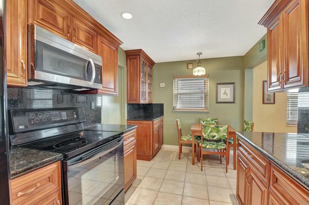 Dining room, Interior, Kitchen, Pendant Lights, Recessed Lighting