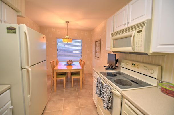 Dining room, Interior, Kitchen, Pendant Lights