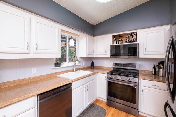 Interior, Kitchen, Stainless Steel Appliances, Wood Texture Flooring