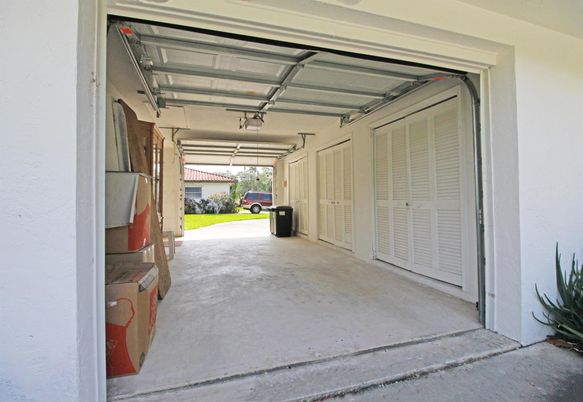 Garage, Interior