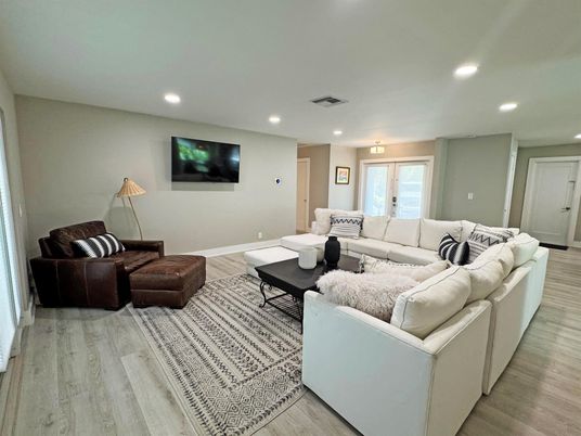Interior, Living room, Recessed Lighting, Wood Texture Flooring