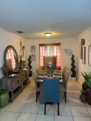 Dining room, Interior