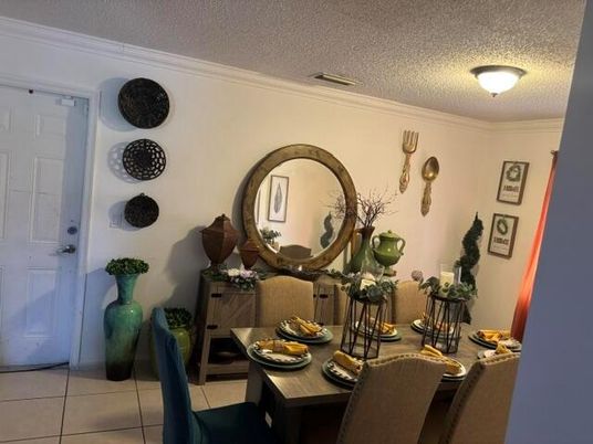 Dining room, Interior
