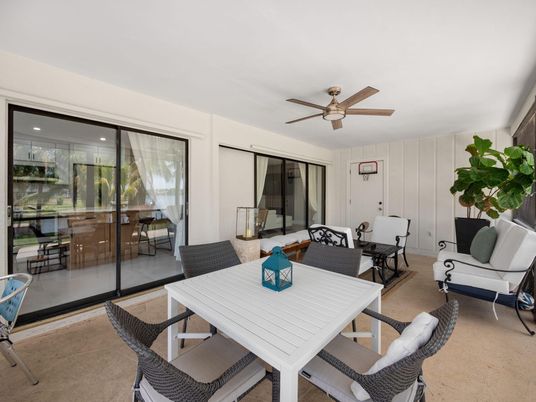 Dining room, Interior