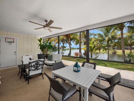 Dining room, Interior, Water