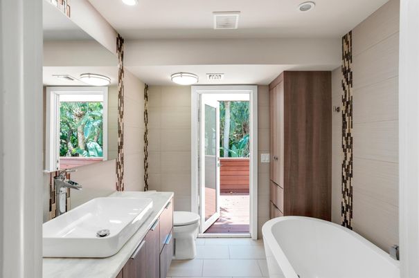 Bathroom, Free Standing Baths, Interior, Recessed Lighting