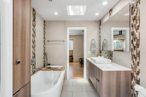 Bathroom, Dual Sink Vanities, Free Standing Baths, Interior, Recessed Lighting