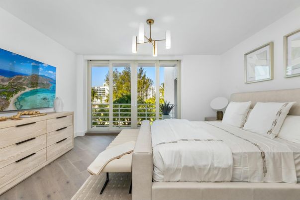 Bedroom, Interior, Pendant Lights, Wood Texture Flooring