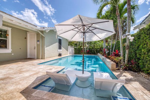 Exterior, Pool