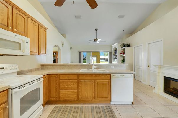 Fireplace, Interior, Kitchen