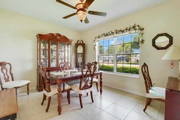 Dining room, Interior