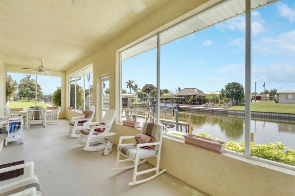Interior, Sun Room, Water