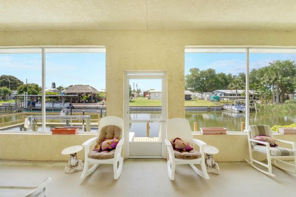 Interior, Sun Room, Water