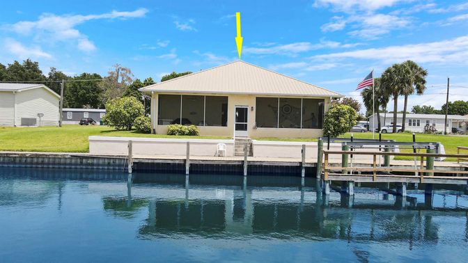 Exterior, Lake