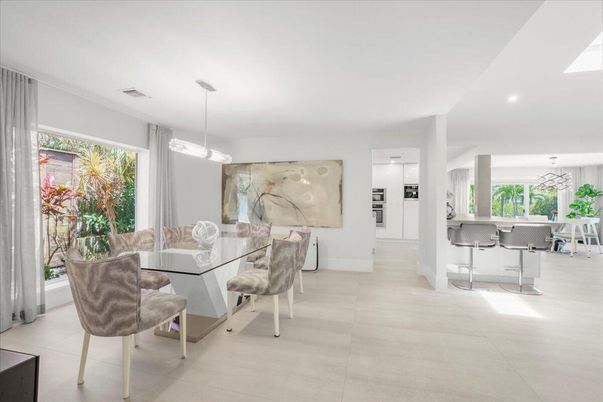Dining room, Interior, Kitchen, Pendant Lights, Recessed Lighting