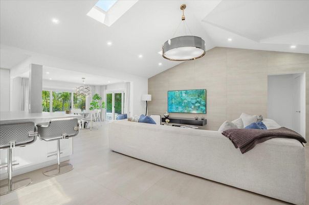 Dining room, Interior, Living room, Pendant Lights, Recessed Lighting