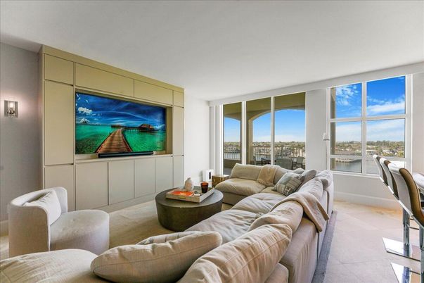 Interior, Living room, Water