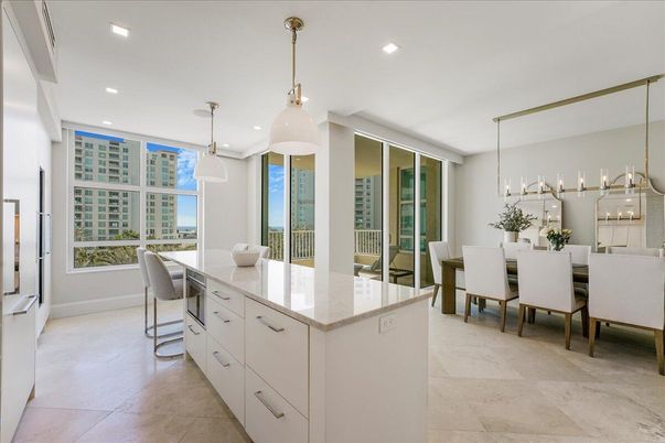 Dining room, Interior, Pendant Lights, Recessed Lighting