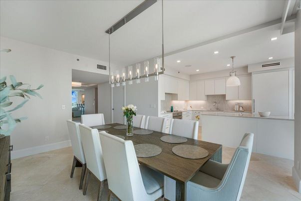 Dining room, Interior, Kitchen, Pendant Lights, Recessed Lighting