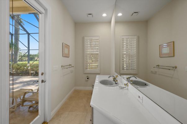 Bathroom, Dual Sink Vanities, Interior, Recessed Lighting
