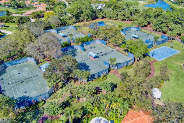 Exterior, Tennis Courts