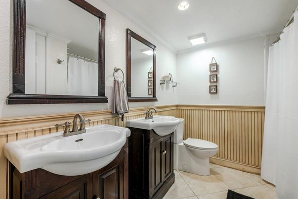 Bathroom, Interior, Recessed Lighting