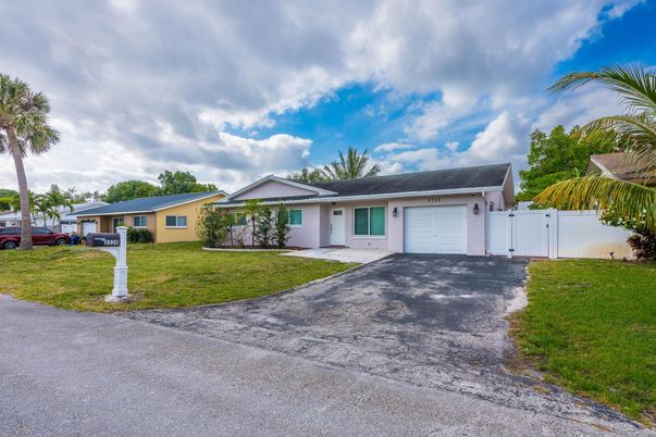 Attached, Backyard, Exterior, Facade, Ranch