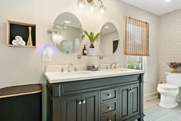 Bathroom, Dual Sink Vanities, Interior, Recessed Lighting