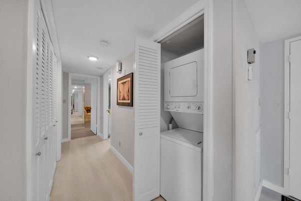 Interior, Recessed Lighting, Utility Closets, Washer, Wood Texture Flooring