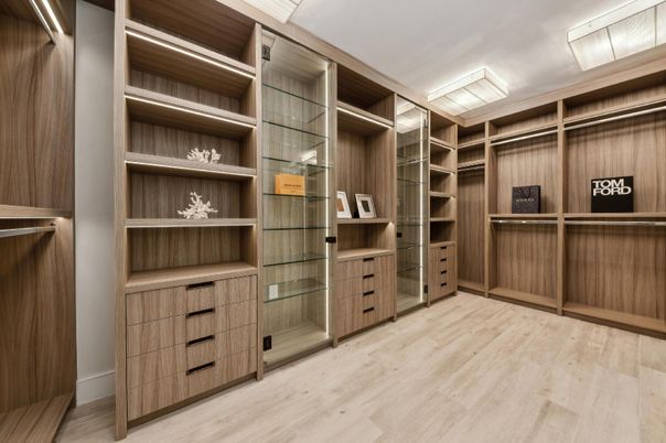 Interior, Walk-in Closets, Wood Texture Flooring